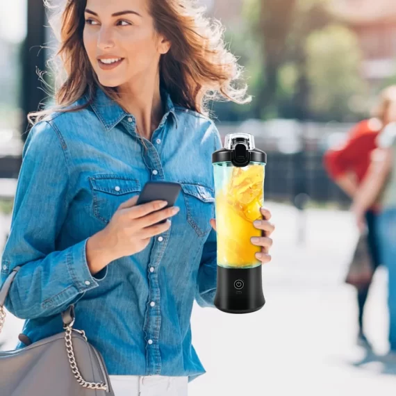 TINANA Portable Blender, USB Rechargeable with 600 ML Personal Juicer Cup, Household Fruit Mixer for Shakes and Smoothies, Ideal for Travel, Home and Office-Black